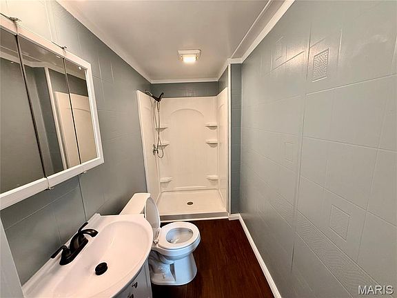 3rd image of 1104 East St