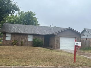 2505 S 34th St, Chickasha, OK 73018
