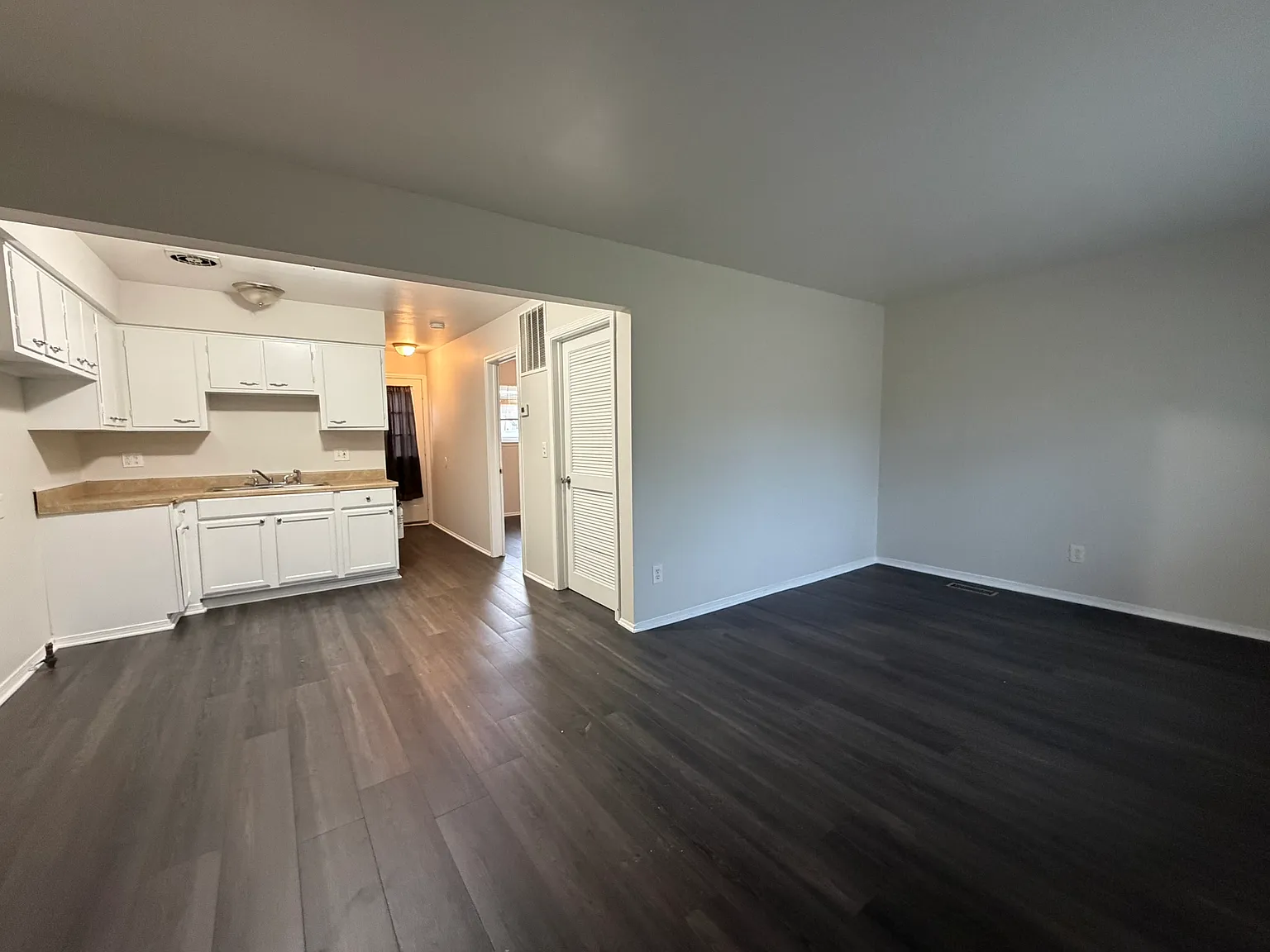 1 bed, 567 sqft, $900 — Photo 4