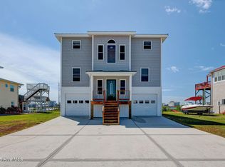 233 Grandview Dr, Sneads Ferry, NC 28460