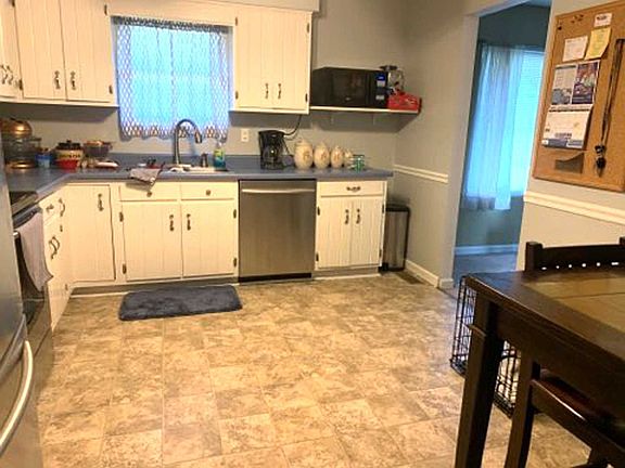 5th image of 6128 Hickory Hill Ln