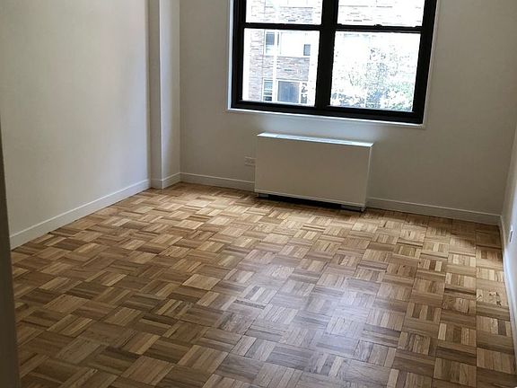 3rd image of 333 E 49th St APT 2L
