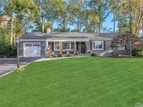 13 Huyler Rd, Setauket, NY 11733