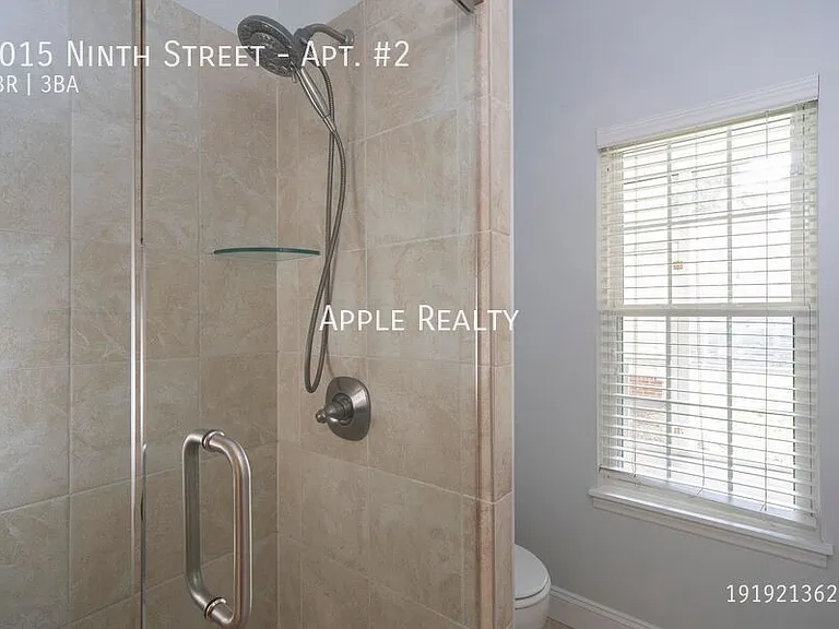 1015 9th St #2 — Photo 8