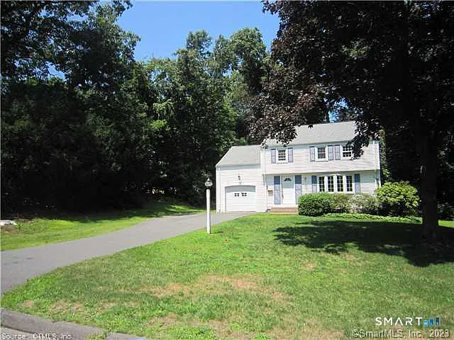 4 bed, 1.5 bath, 1566 sqft, $3,300 — Photo 2
