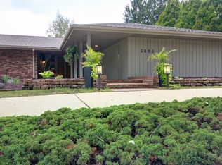 3805 Clubhouse Dr, Champaign, IL