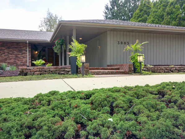 3805 Clubhouse Dr, Champaign, IL 61822