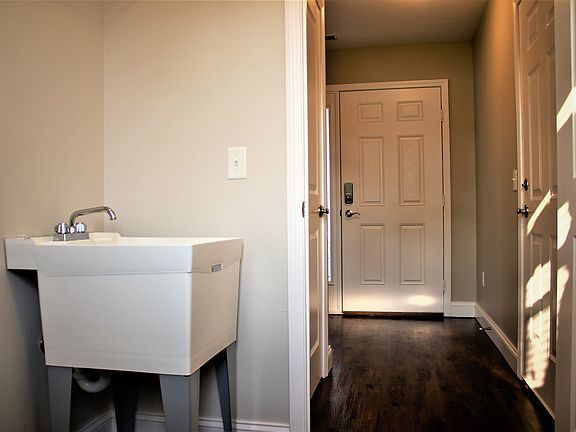 5th image of 10558 River Oak Dr