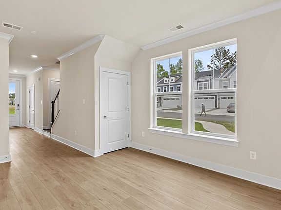 5th image of 248 Lackawanna Ln