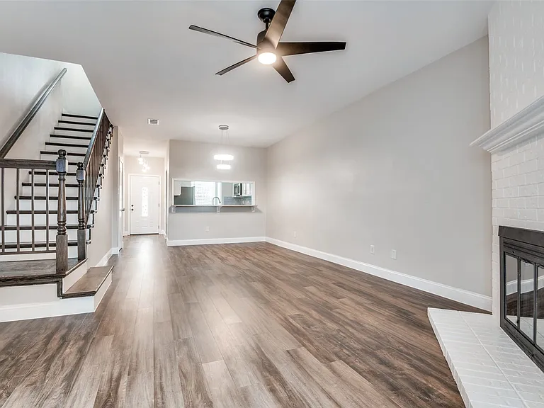 202 Samuel Blvd #C-2 — Photo 6
