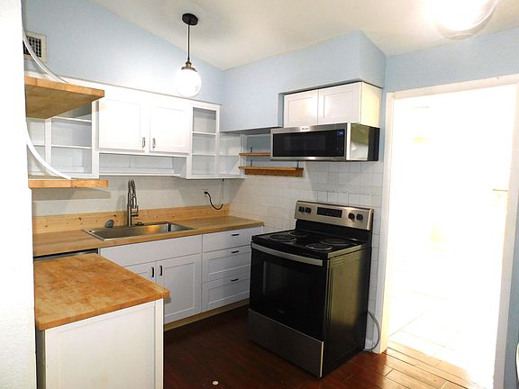 4th image of 749 Camellia Drive