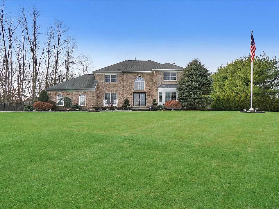 1st image of 107 Vista Ln