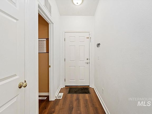 3rd image of 1916 W Havenwood Ave