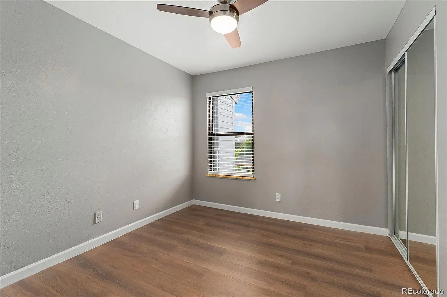 2 bed, 924 sqft, $2,000 — Photo 3