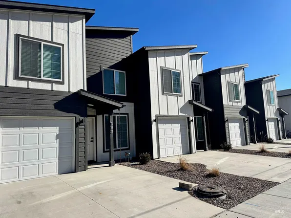 961 NW Foster Dr, Mountain Home, ID 83647