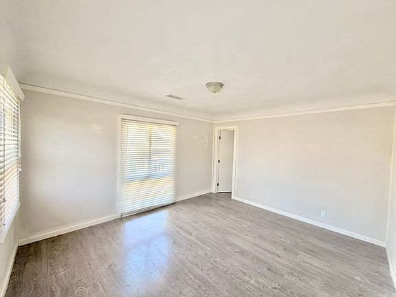2nd image of 873 N Heliotrope Dr #4658