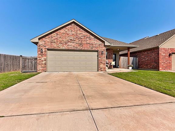 2nd image of 1113 Golden Leaf Dr