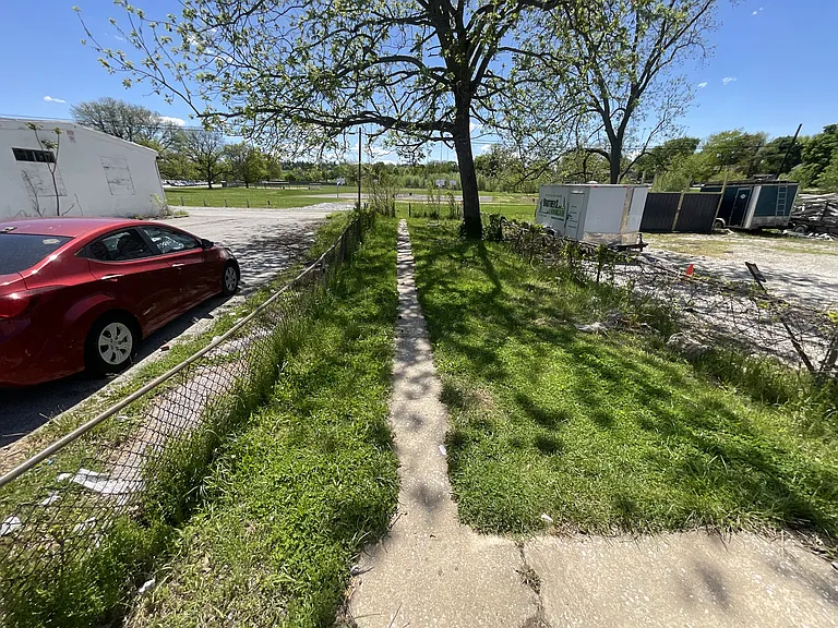 516 E Boundary Ave — Photo 10