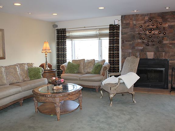 2nd image of 104 Stephanie Dr