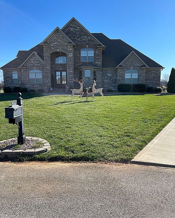 1st image of 375 Winston Ct