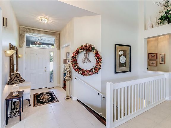 3rd image of 8 Canterbury Ct