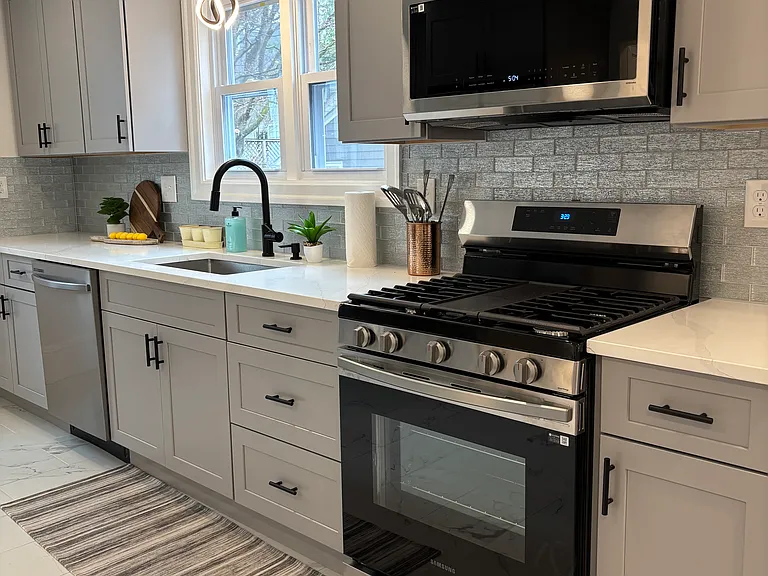 60 Sargent Ave — Photo 1