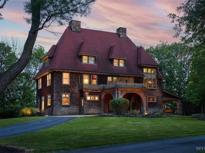 99 Gypsy Ln, East Aurora, NY, 14052