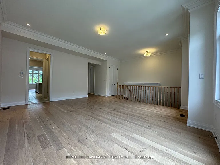 73 West Village Ln — Photo 9