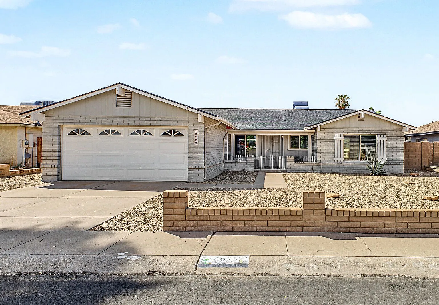3 bed, 2.0 bath, 1926 sqft, $2,150 — Photo 2