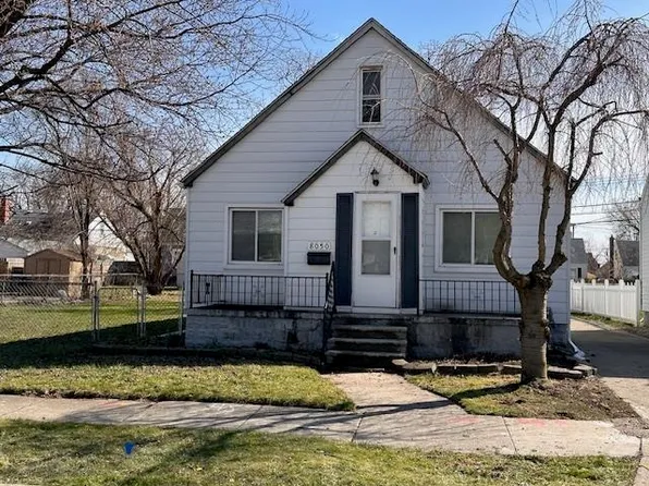 8050 Superior St, Center Line, MI 48015
