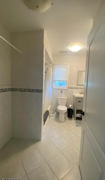 137 Centre St — Photo 16