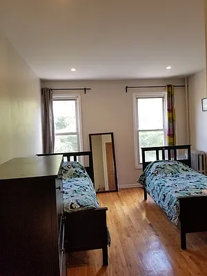 Rented by Confidential Realty | media 3
