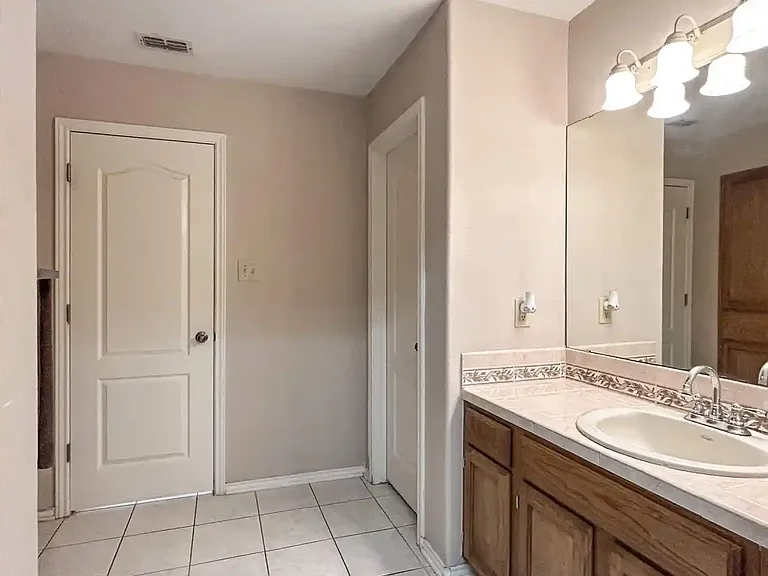 2083 Quito Loop — Photo 20