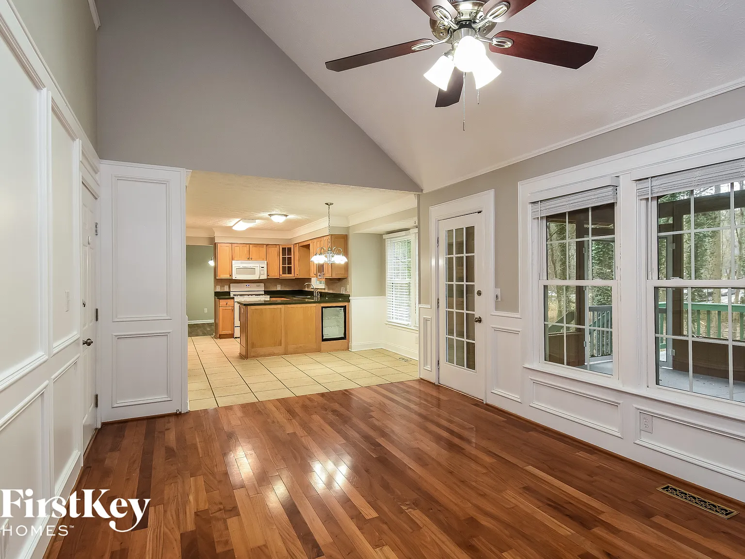 4 bed, 2.5 bath, 2344 sqft, $2,280 — Photo 4