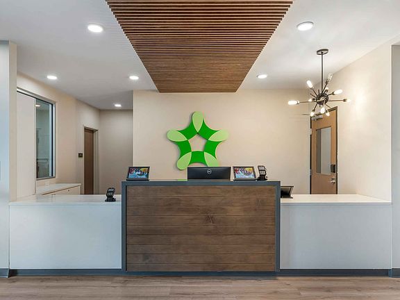 Lobby and Guest Check-in