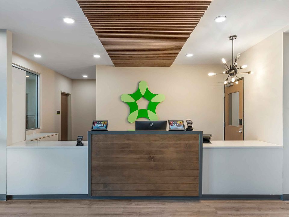 Lobby and Guest Check-in