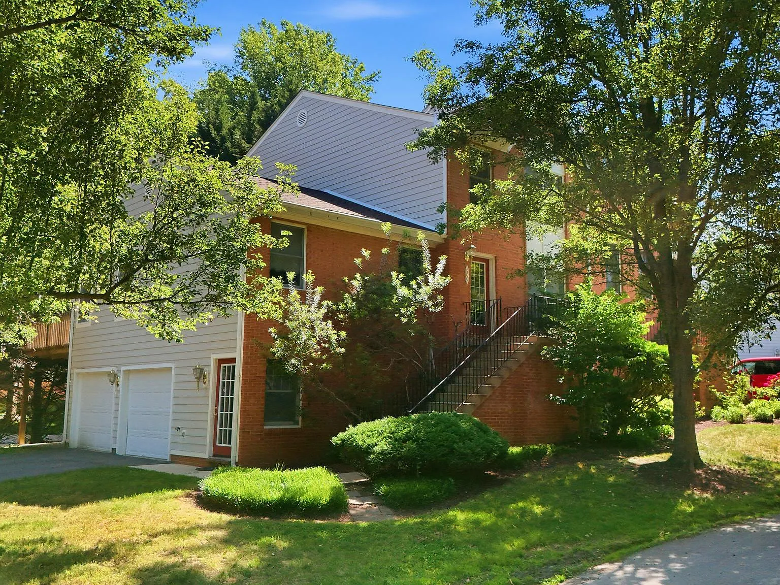 3 bed, 4.0 bath, 2778 sqft, $3,100 — Photo 3
