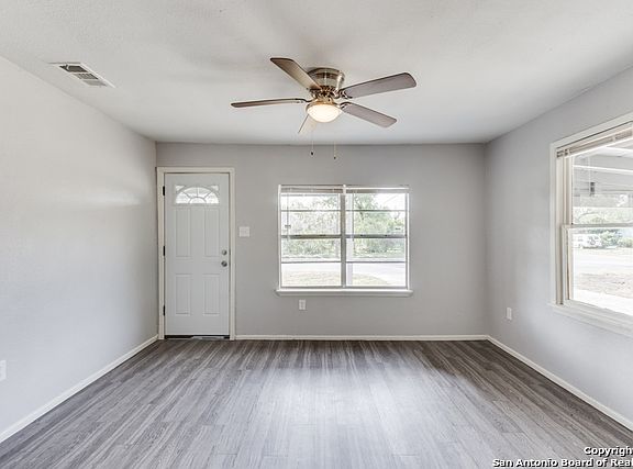 2nd image of 635 Clovis Pl