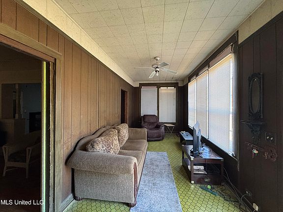 4th image of 1032 9th St