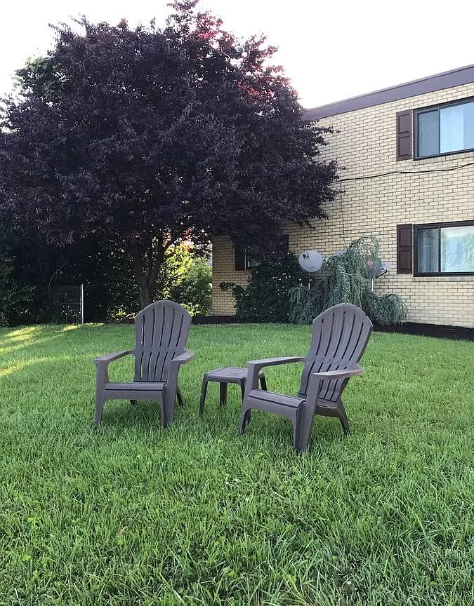 2 bed, 1100 sqft, $1,350 — Photo 1