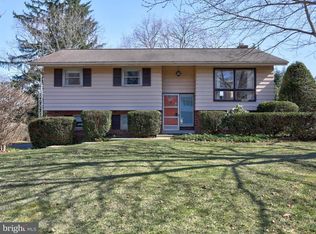 1810 Northbrook Dr, Lancaster, PA 17601