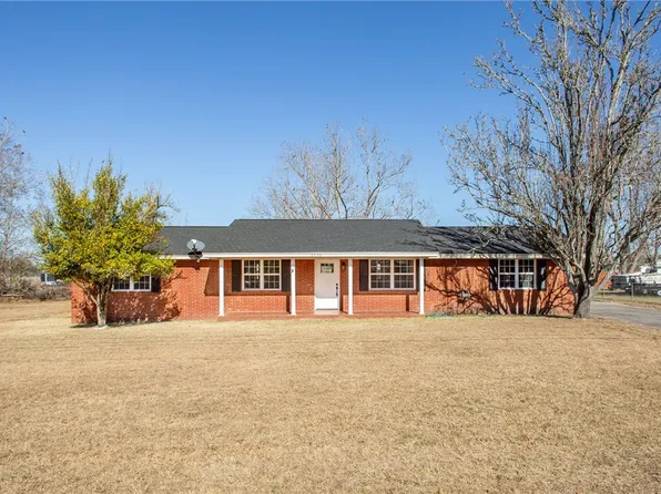 2820 Edgewood Rd, Waycross, GA 31503