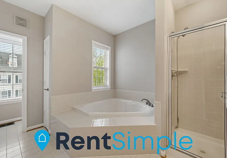 6791 Hampton Bay Ln — Photo 33