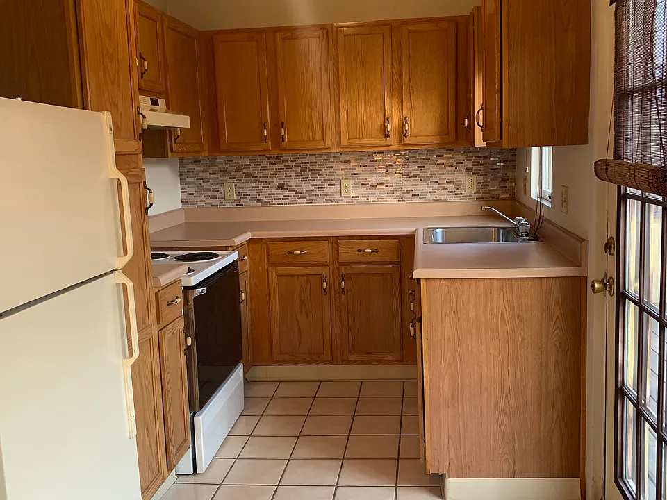 601 Broad Ave #3B