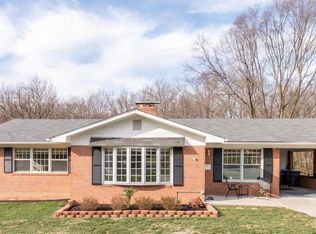 2215 Shiver Dr, Alexandria, VA 22307
