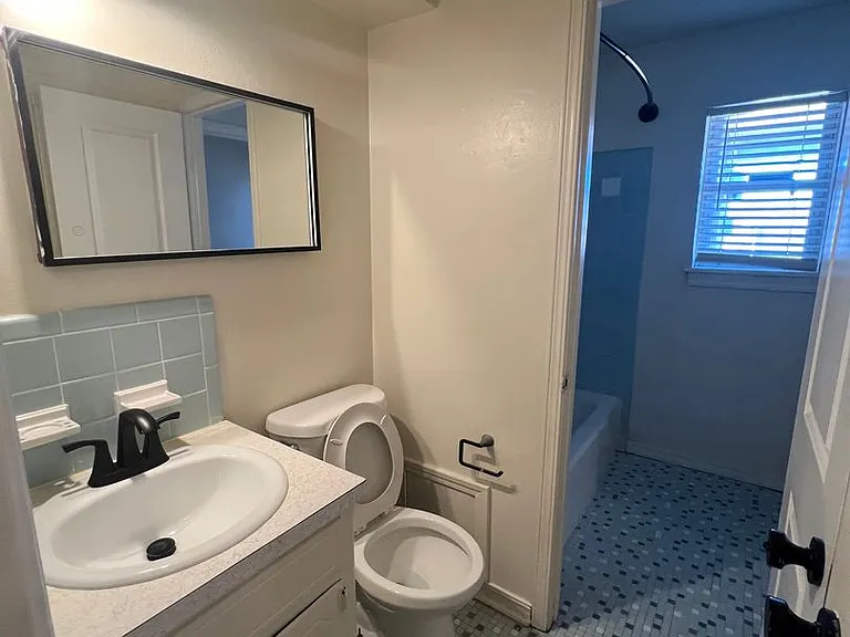 114 E Ridge Rd — Photo 5