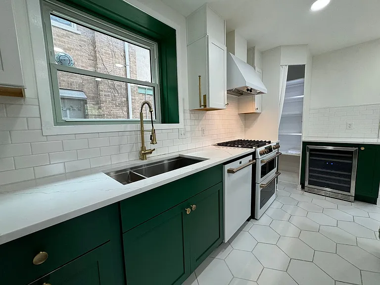 2201 W Gordon St — Photo 21