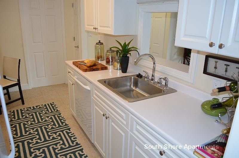 1st image of 102 Hampden Dr #1042BR