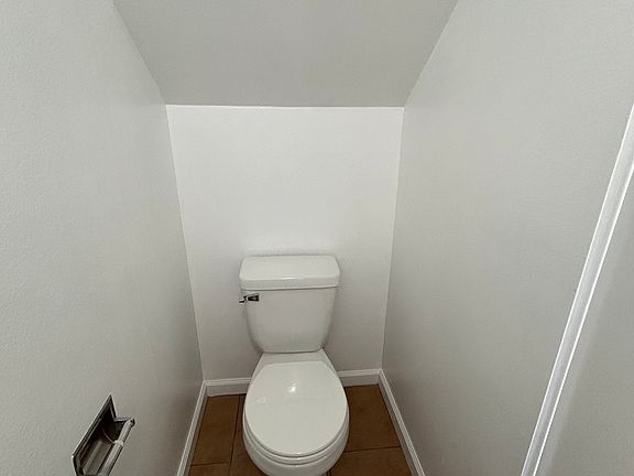 3rd image of 915 Pepper St #5