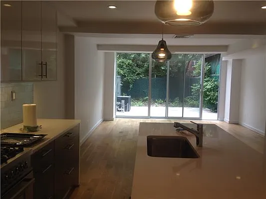 Rented by Kian Realty | media 15